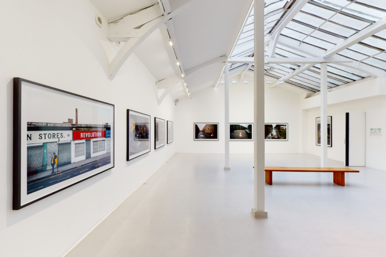 Vue de l'exposition "Glasgow" de Raymond Depardon à la Galerie RX Paris