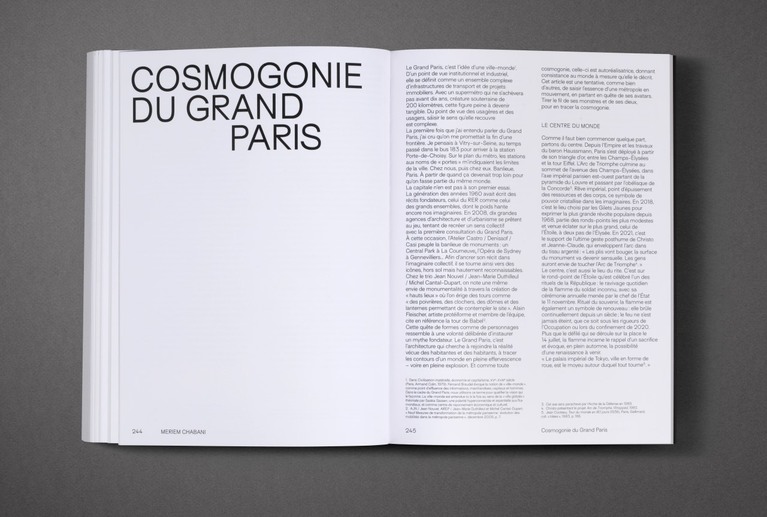 Pages intérieures de l'ouvrage Regards du Grand Paris. Commande photographique nationale 2016-2021