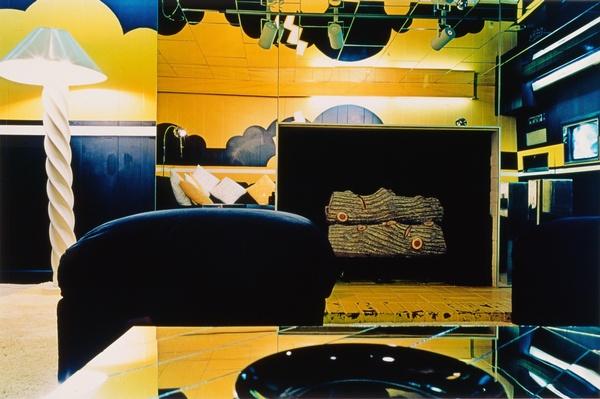 William Eggleston, (Sans titre), TCB Room, 1983 