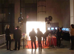 Matthieu Laurette, Tapis Rouge, Palais de Tokyo, Paris, à l’occasion de « La Semaine de la Publicité », 2006